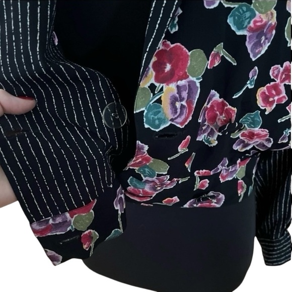 Vintage black floral striped blouse 6 - Picture 9 of 14